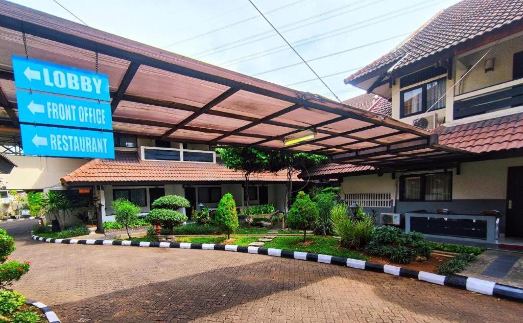 Hotel D'Arcici Hotel Plumpang 2*